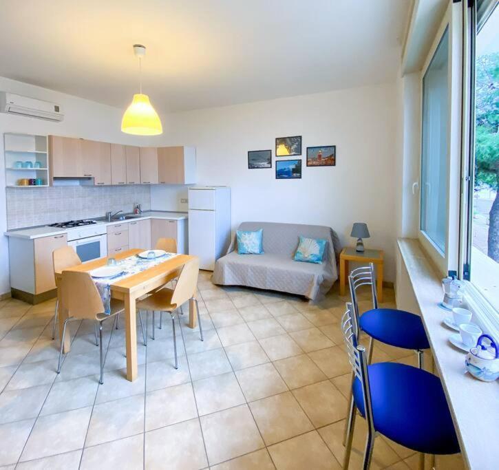 Appartamento Incantevole Affacciato Sul Mare. ปอร์โตเชซาเรโอ ภายนอก รูปภาพ